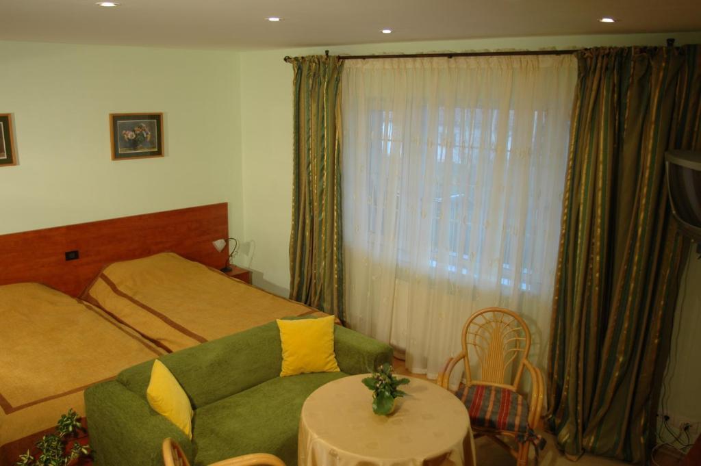 Country Club La Mesteceni Sebes  Room photo